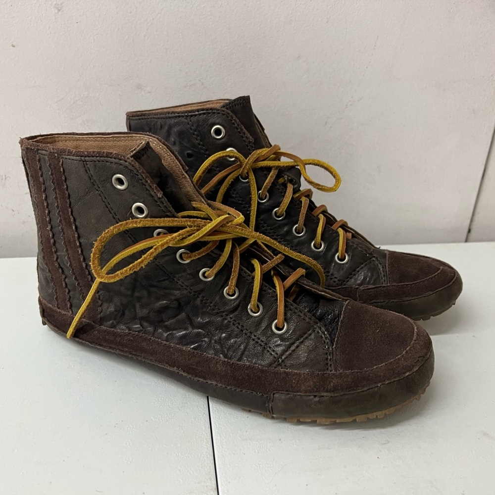 Brown leather women’s sneakers size 10